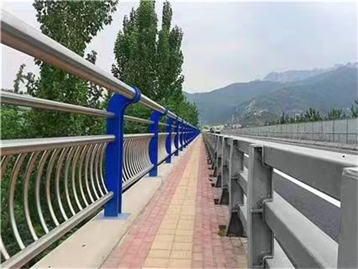 不銹鋼復(fù)合管護欄